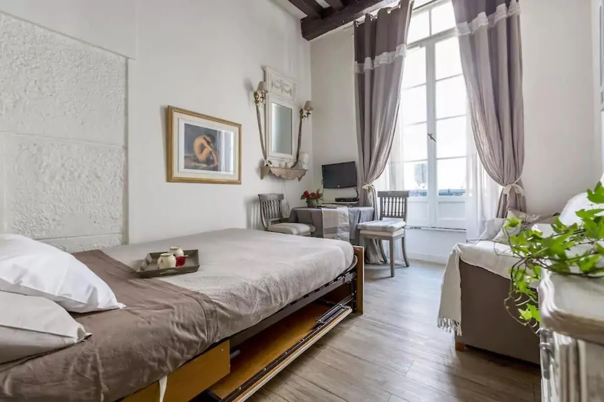 La Belle Du Marais Apartman Párizs 0*,  Franciaország